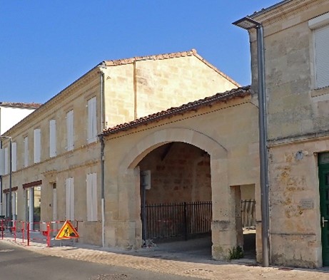 8-rue-de-la-republique-porche